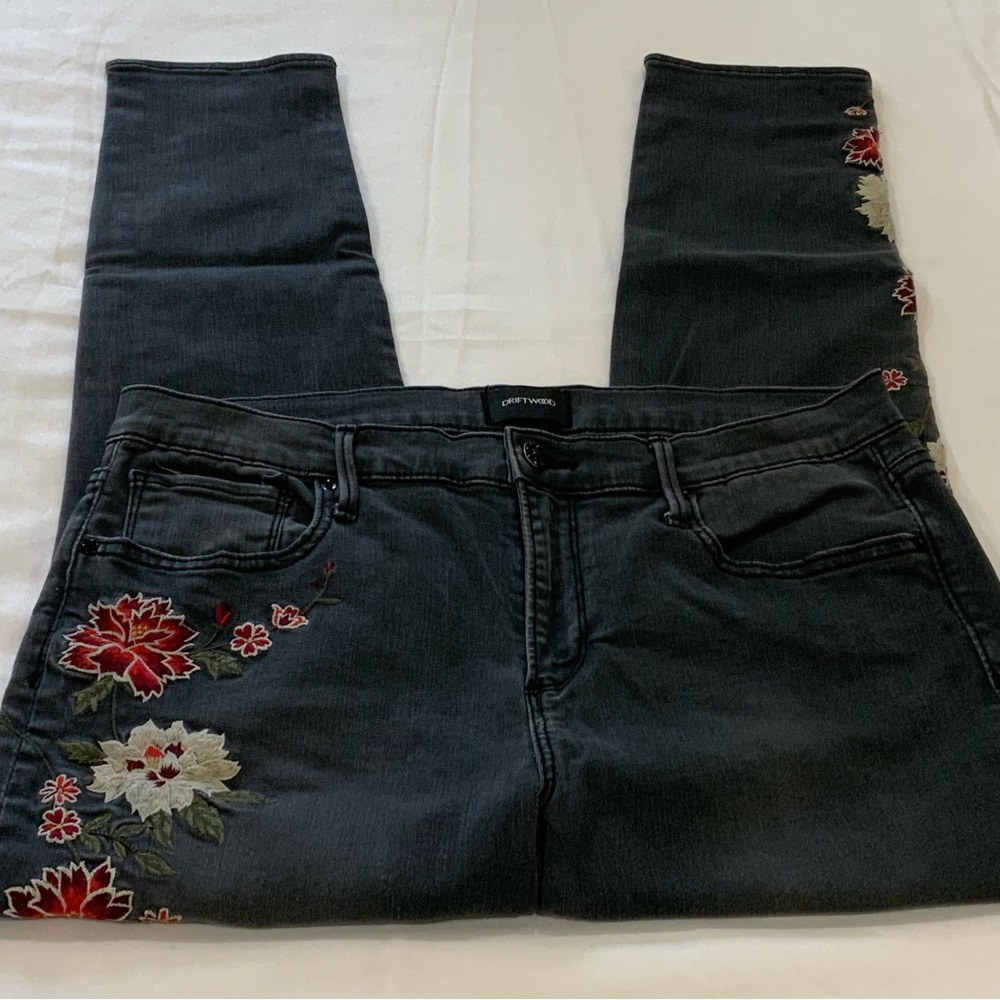 Driftwood Jackie Women's Jeans Floral Embroidered